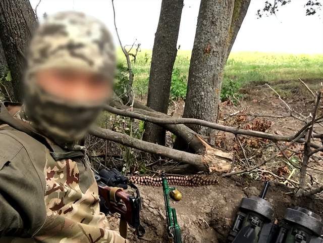 萨尔瓦多甲组联赛_离谱萨尔瓦多甲组联赛！俄罗斯把日本雇佣兵俘虏关笼子里游街示众？和中国有关系？