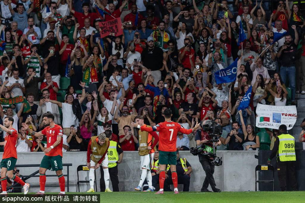 皇冠信用盘注册开户
_世预赛-C罗双响独享射手王索博绝平 葡萄牙2-2匈牙利