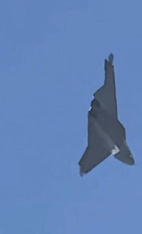 怎么注册皇冠信用盘_无空速管怎么注册皇冠信用盘，疑似第二架歼-50：美国精神胜利法，新六代机东亚决战