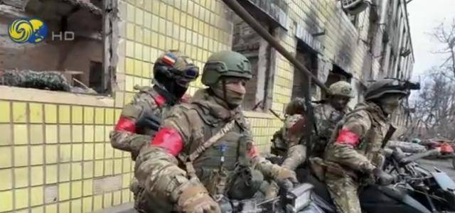 皇冠信用盘注册
_俄军摩托车冲锋队突击红军城:穿插乌军阵地皇冠信用盘注册
,对纵深目标迂回渗透