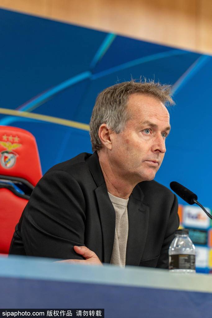 谢周三vs 诺维奇
_国足选帅内幕:专家组一致看好巴迪亚谢周三vs 诺维奇
,背后隐藏的执教哲学与战术分析