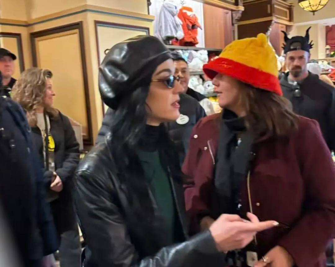 皇冠信用網怎么开通
_知名女歌手在上海迪士尼被偶遇皇冠信用網怎么开通
，见证求婚！“一时不知道谁更幸福”