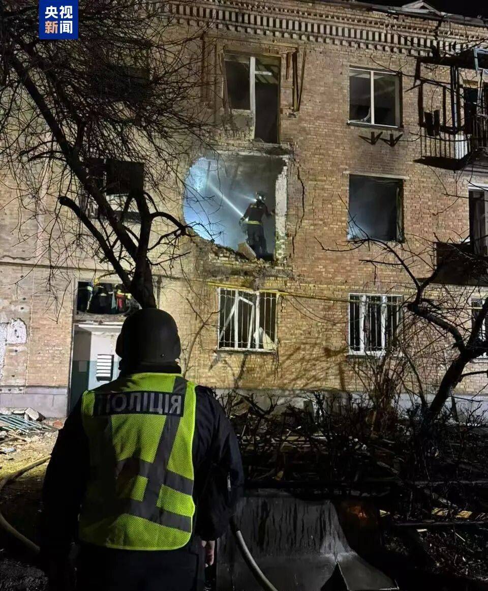 皇冠信用登123出租
_俄乌皇冠信用登123出租
，突发！泽连斯基：俄发射约36枚导弹近600架无人机，致乌3人死亡