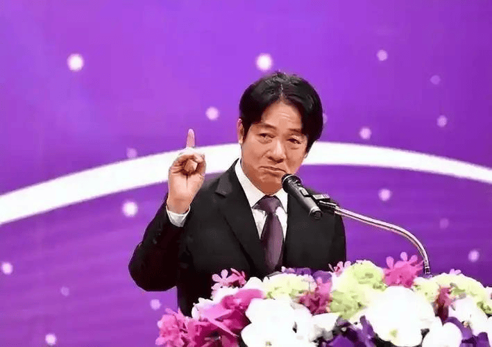 皇冠信用网怎么开户_解放军围台第1天皇冠信用网怎么开户,台军喊出备战,郑丽文痛批赖清德:把路走绝了!