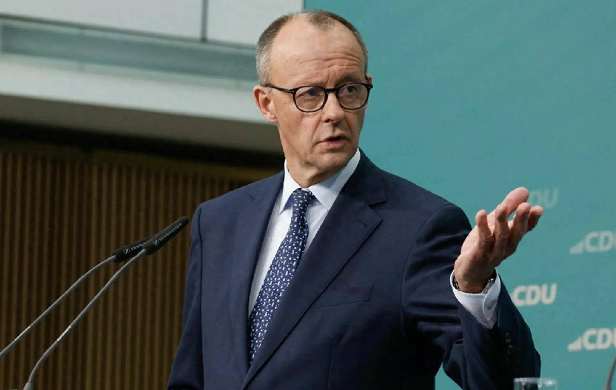 新2平台_德国总理默茨新年致辞:我们不是大国的棋子新2平台,我们双手未被束缚!哪来的底气?