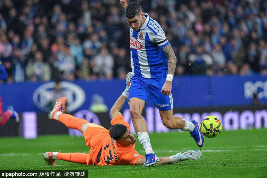 皇冠体育正网
_输球又输人皇冠体育正网
!皇马决赛最惨之人:阿隆索亲手将他打入冷宫