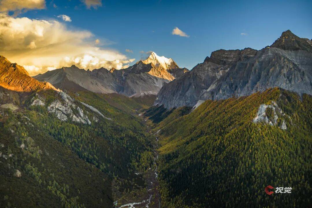 皇冠信用最新地址_甘孜州发布终身门票政策!只需300多元皇冠信用最新地址,即可实现14个景区终身无限次免费入园