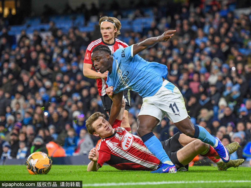 皇冠信用网会员_曼城3-0横扫纽卡！丹·伯恩失误成转折皇冠信用网会员，赖因德斯闪耀赛场