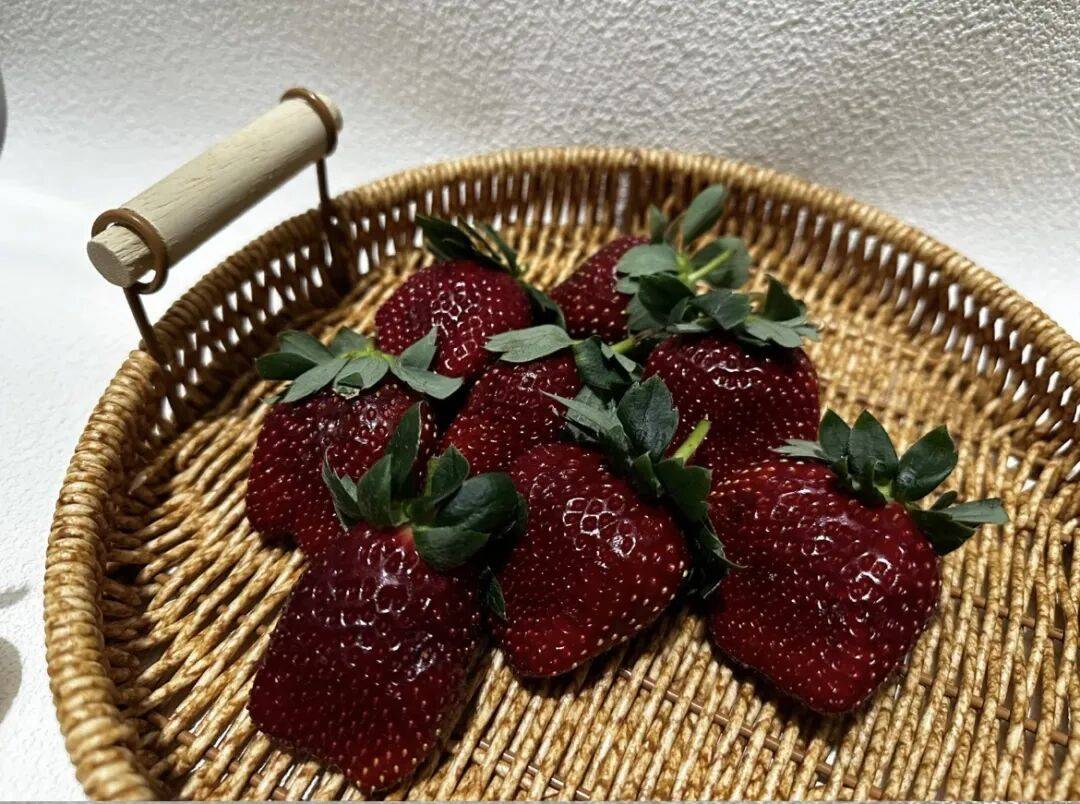 皇冠hga026
_打败车厘子皇冠hga026
,动辄上百一斤的草莓成招待客人硬通货