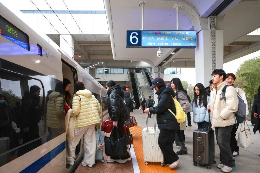 皇冠信用网开户 _12306上站名多了空格？恭喜你发现“彩蛋”皇冠信用网开户 ！