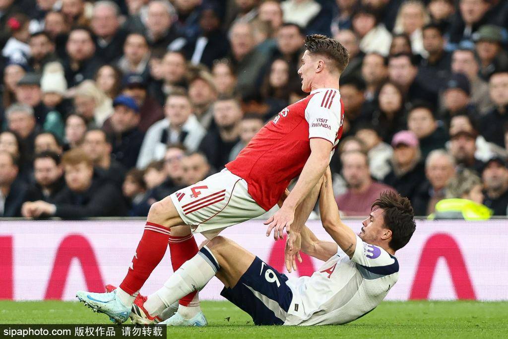 皇冠足球平台代理
_兵工厂的“晚场秀”:替补双响绝杀埃弗顿皇冠足球平台代理
,道曼书写英超最年轻进球历史,剑指欧冠